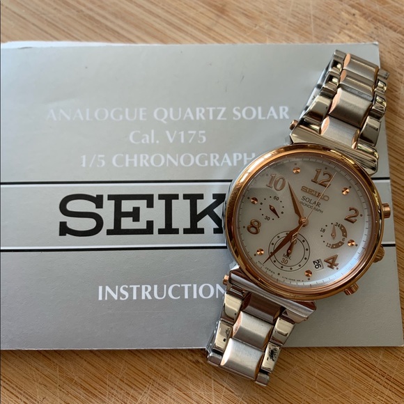 seiko analog quartz solar watch